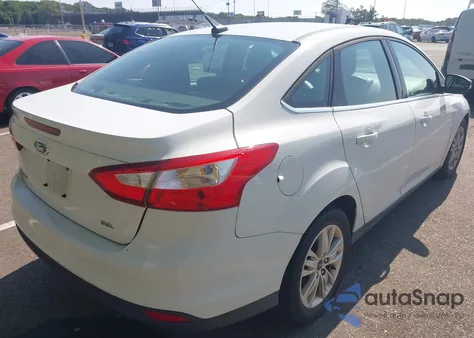 2012 Ford Focus Sel z USA, uszkodzony, nr VIN 1FAHP3H26CL223805